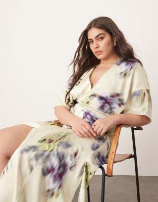 Arrange Modern 30s Maxi Satin Dress With Shoulder Pad In Multi
