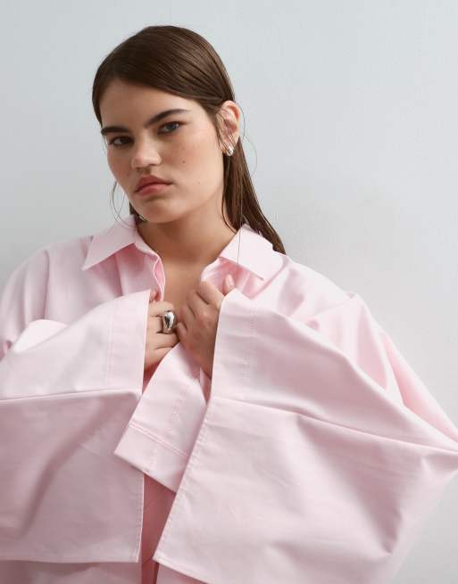 ARRANGE Curve oversized cape square cut cotton shirt in pink, 3 of 5