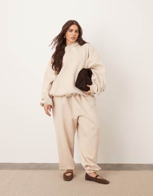 ARRANGE ARRANGE Curve oversized premium heavy weight jogger with cuff in oatmeal-Neutral