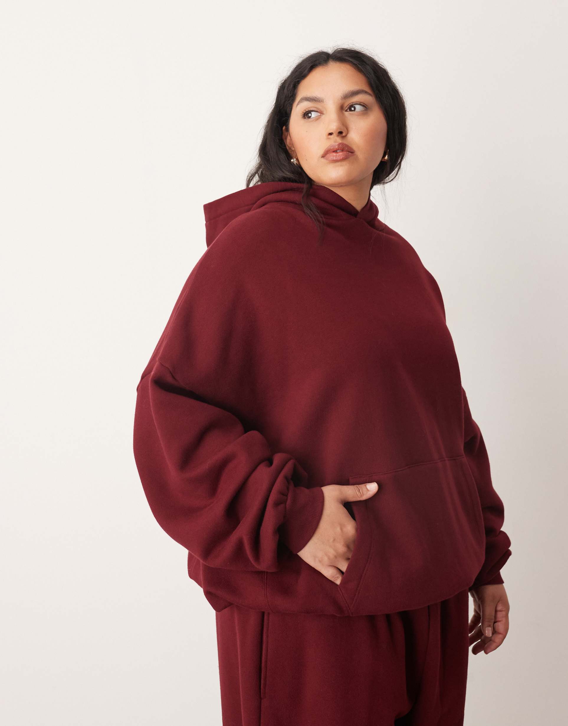 arrange curve oversized premium heavyweight hoodie in merlot