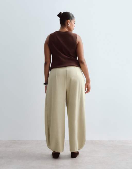 ARRANGE Curve - pantalones de sastre de pernera barrel con pliegues en pistacho, 5 de 5