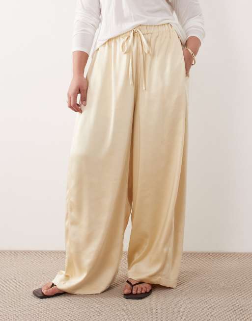 ARRANGE Curve - Pantaloni a fondo ampio in raso color crema, 3 di 5