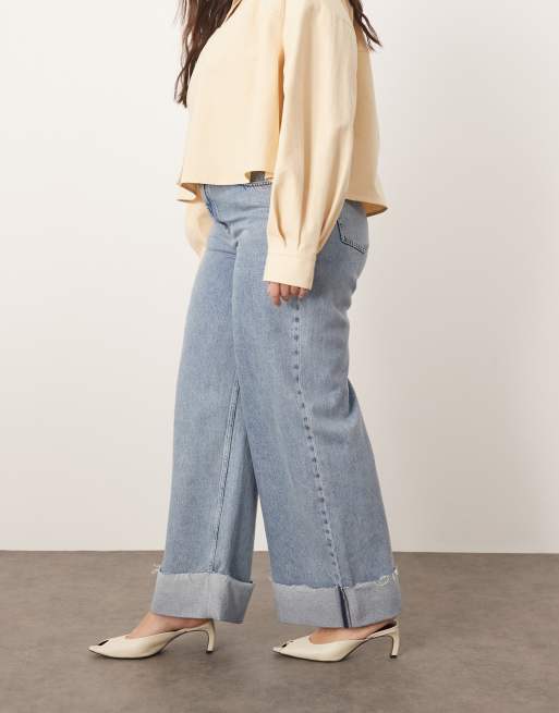 ARRANGE Curve Parker denim high rise slouchy turn up jeans in light wash blue, 3 of 5