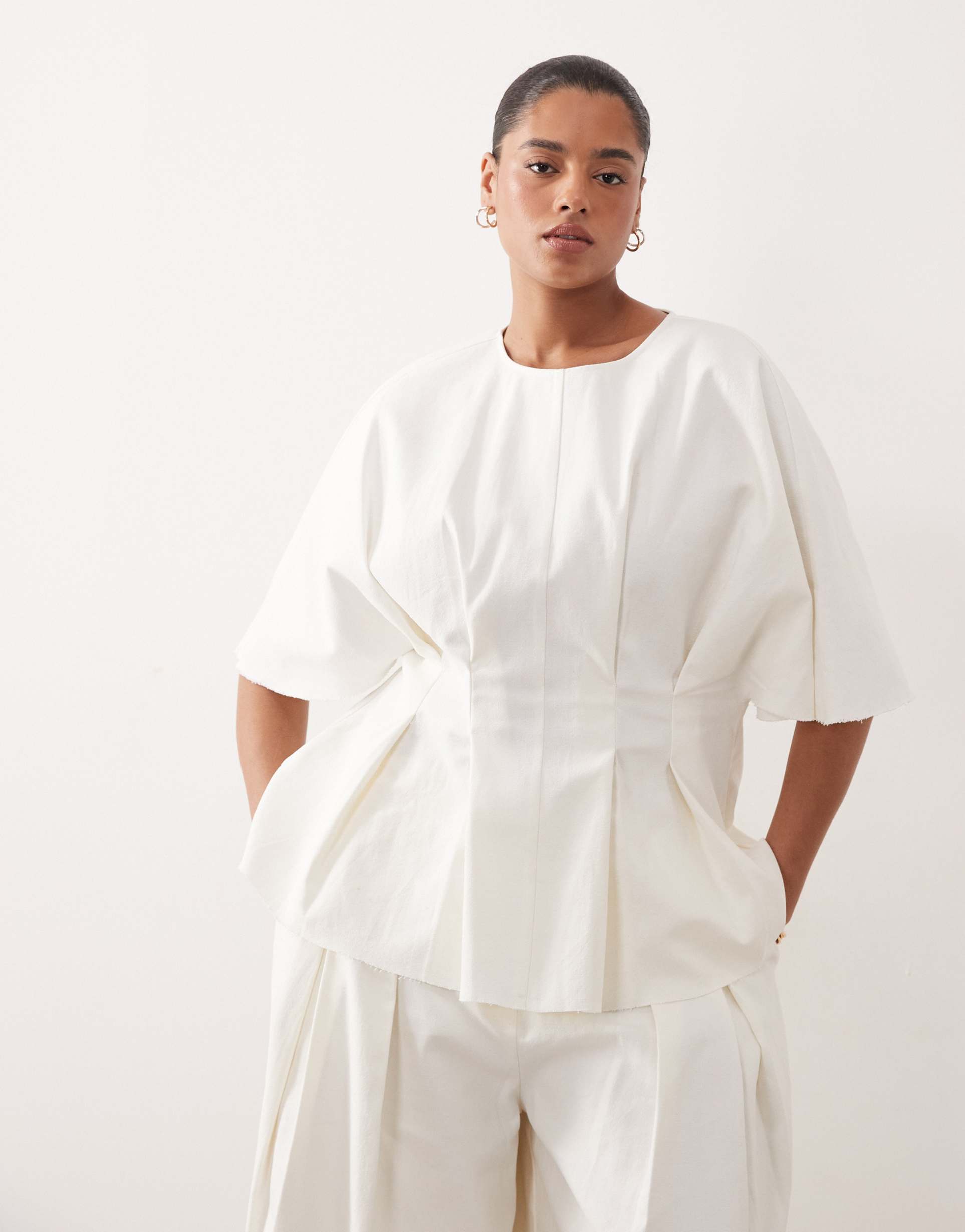 arrange curve pleated cinched waist tee in white - part of a set
