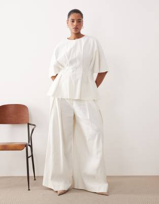 Arrange Curve Pleated Pants In White