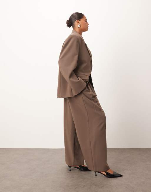 ARRANGE Curve pleated wide leg pants in chocolate (part of a set), 2 of 5