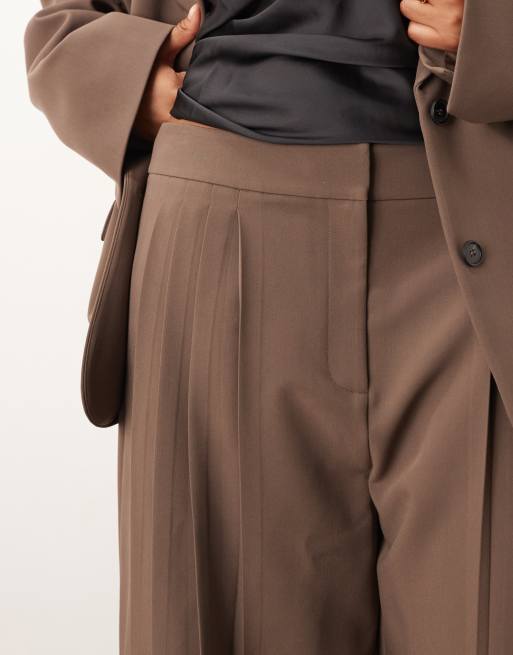 ARRANGE Curve pleated wide leg pants in chocolate (part of a set), 3 of 5
