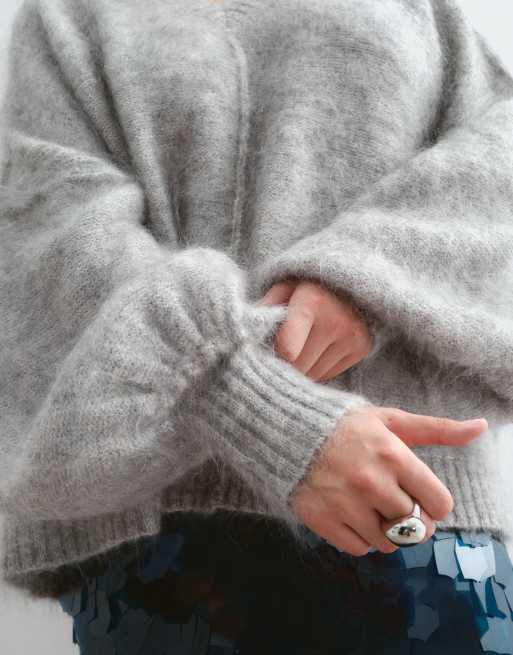 ARRANGE Curve premium oversized mohair rich v-neck jumper in grey, 3 of 5
