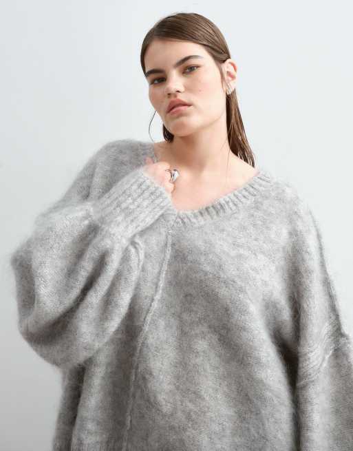 ARRANGE Curve premium oversized mohair rich v-neck jumper in grey, 5 of 5