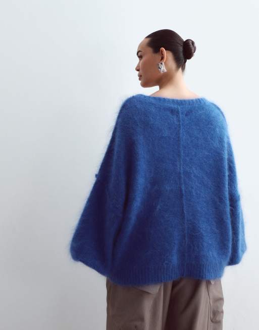 ARRANGE Curve premium oversized mohair rich v-neck sweater in cobalt blue, 3 of 4
