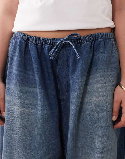 ARRANGE Curve Quinn drawcord waist barrel jeans in washed blue, 4 of 5