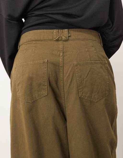 ARRANGE Curve Remi casual twill high waisted barrel pants in olive green, 4 of 5
