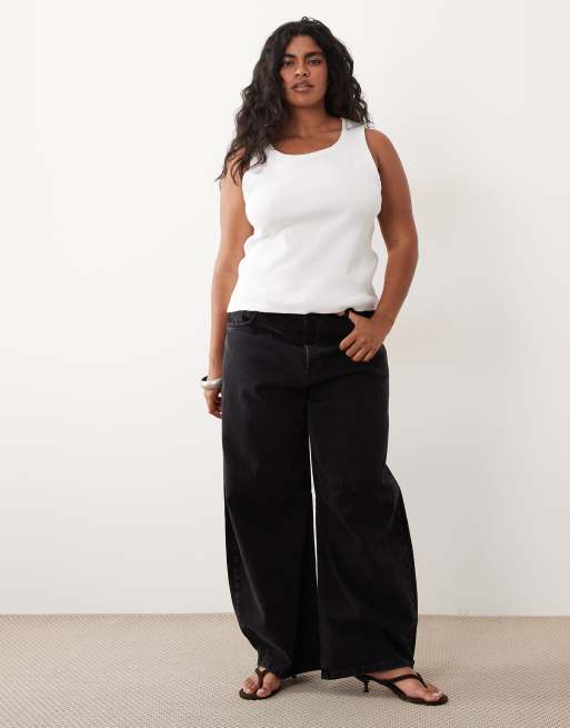 ARRANGE Curve ribbed vest with raw cotton trim in white, 2 of 4