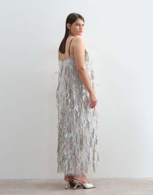 ARRANGE Curve robe longue à fines bretelles colonne à franges strass et sequins argentée, 3 de 5
