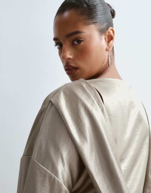 ARRANGE Curve - Robe longue en satin drapé à manches longues - Doré, 3 de 4