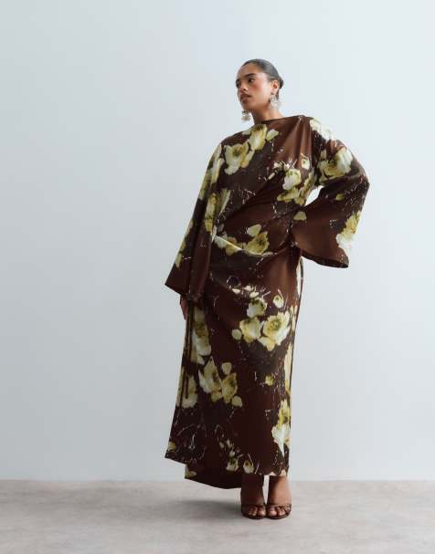 ARRANGE Curve satijnen maxi-jurk met lange mouwen en gedrapeerde hals in chocoladebruine bloemenprint - view 1