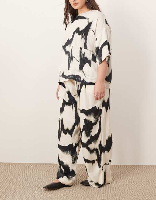 ARRANGE Curve satin straight leg pants in mono abstract print (part of a set), 3 of 5