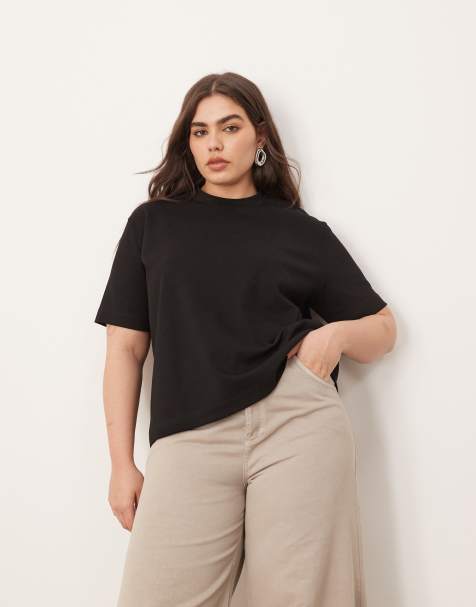 ARRANGE Curve – Schlichtes T-Shirt in Schwarz mit regulärer Passform - view 1