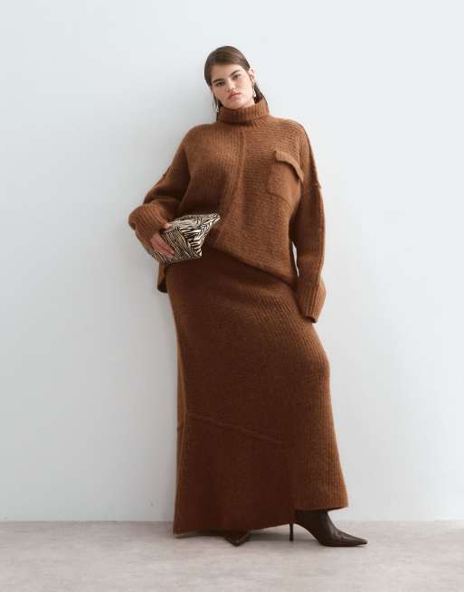 ARRANGE Curve alpaca jumper with pockets and knitted skirt co-ord in chocolate, 2 av 3