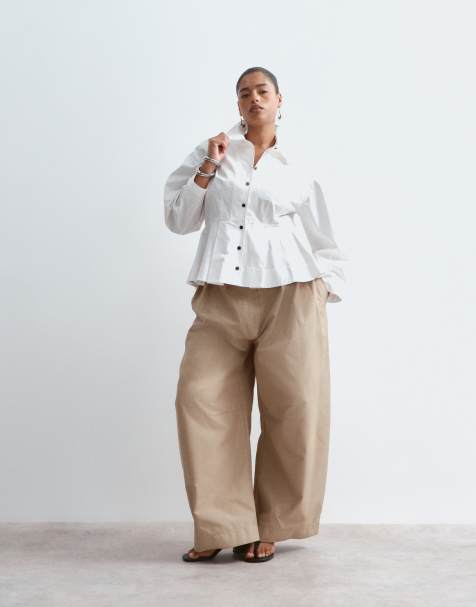 ARRANGE Curve struktureret skjorte med krave og peplum med kontrastknapper i hvid - view 1