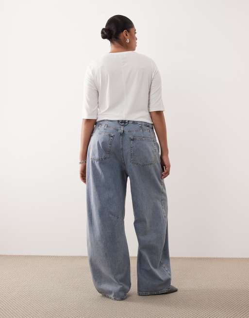ARRANGE Curve Sydney denim barrel leg jeans in 90's light wash blue, 3 of 5