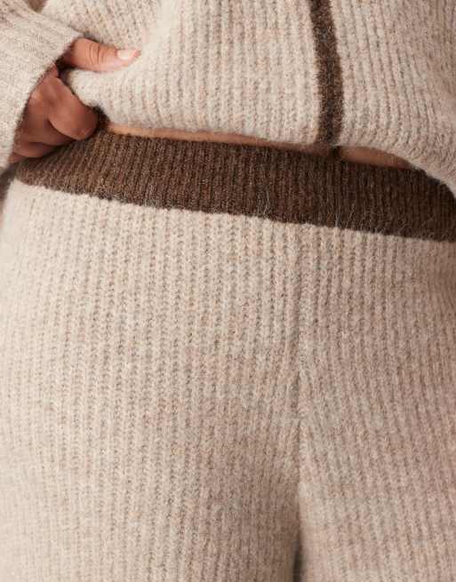 ARRANGE Curve thick rib knit contrast colour trouser co-ord in oatmeal and chocolate, 2 of 5