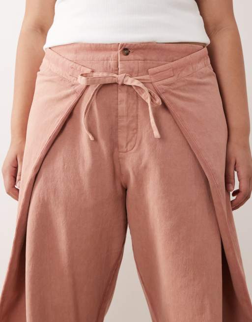 ARRANGE Curve tie front carrot jean co-ord in pink acid wash, 4 of 5