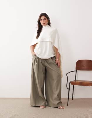 ARRANGE Curve - Top en satin avec détail cape superposé - Crème-Blanc