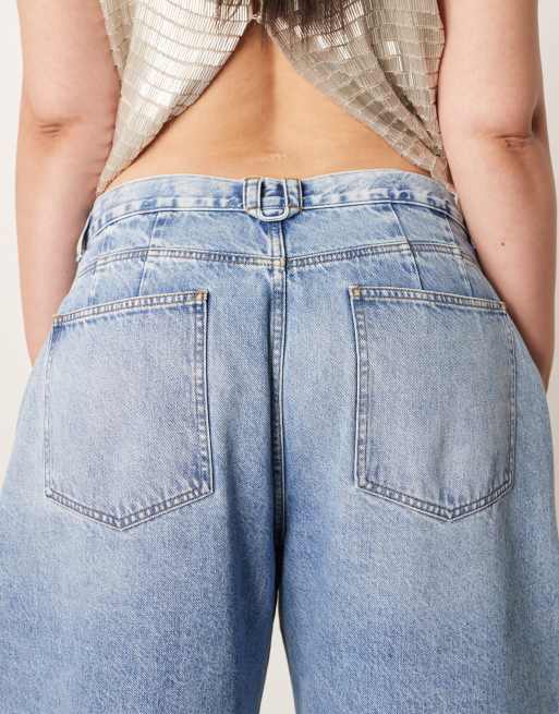 ARRANGE Curve Tova tapered curved leg jeans with cuffed hem in light wash, 4 of 5
