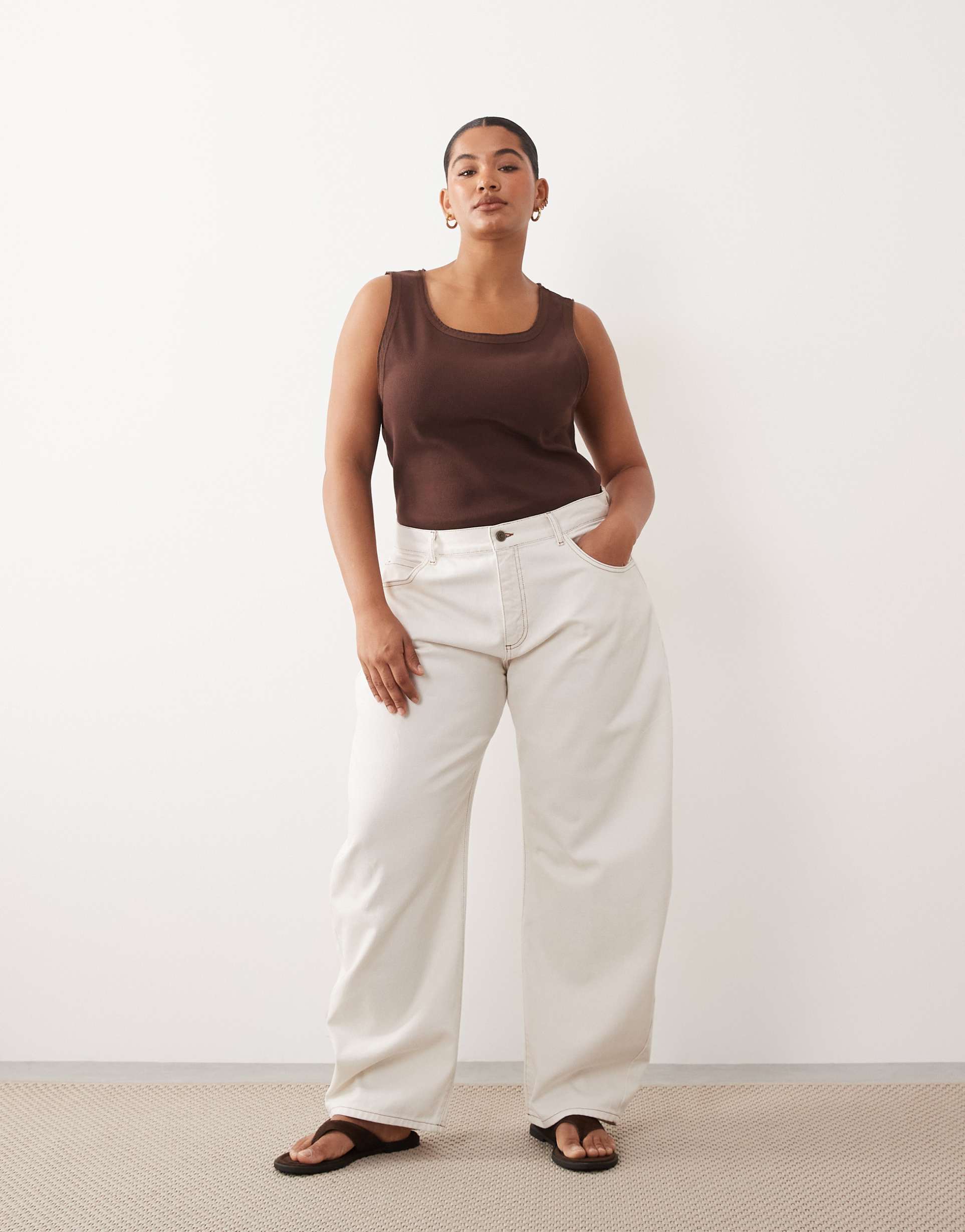 arrange curve tova tapered curved leg jeans with roll hem in bone
