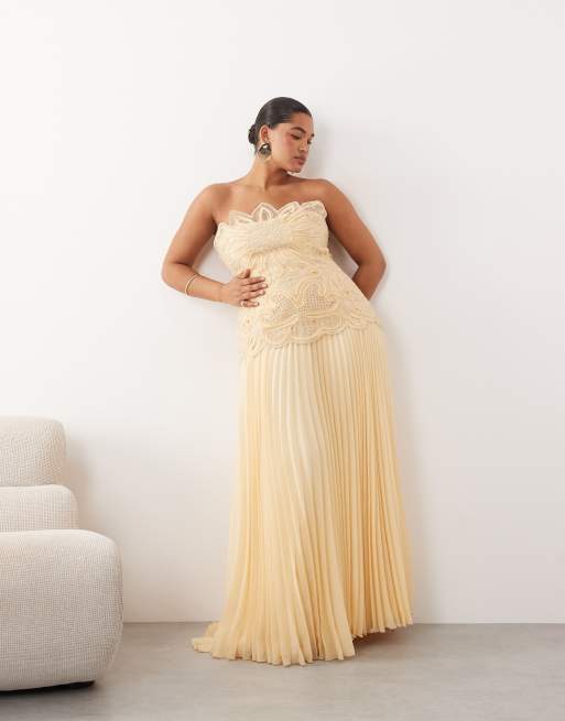 ARRANGE Curve – Trägerloses Maxikleid in Buttermilch mit plissiertem Rock und abstraktem Lochmuster, 2 von 4