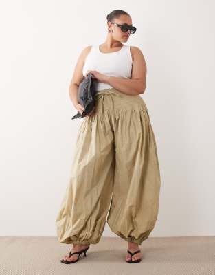 Arrange Curve Utility Pleated Balloon Leg Pants In Brown
