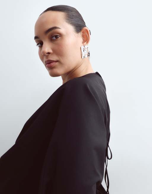 ARRANGE Curve volume sleeve pleated cinched waist top in black, 4 of 4