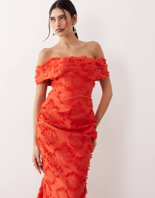ARRANGE – Czerwona fakturowana sukienka maxi z dekoltem bardot, 2 z 4