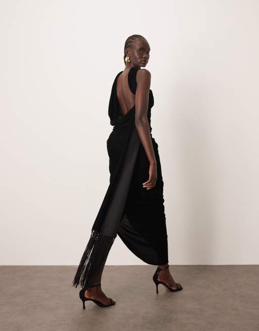 ARRANGE – Drapiertes Maxikleid aus Samt in Schwarz mit Schalausschnitt, tiefem Rückenausschnitt und Schleppe, 3 von 4