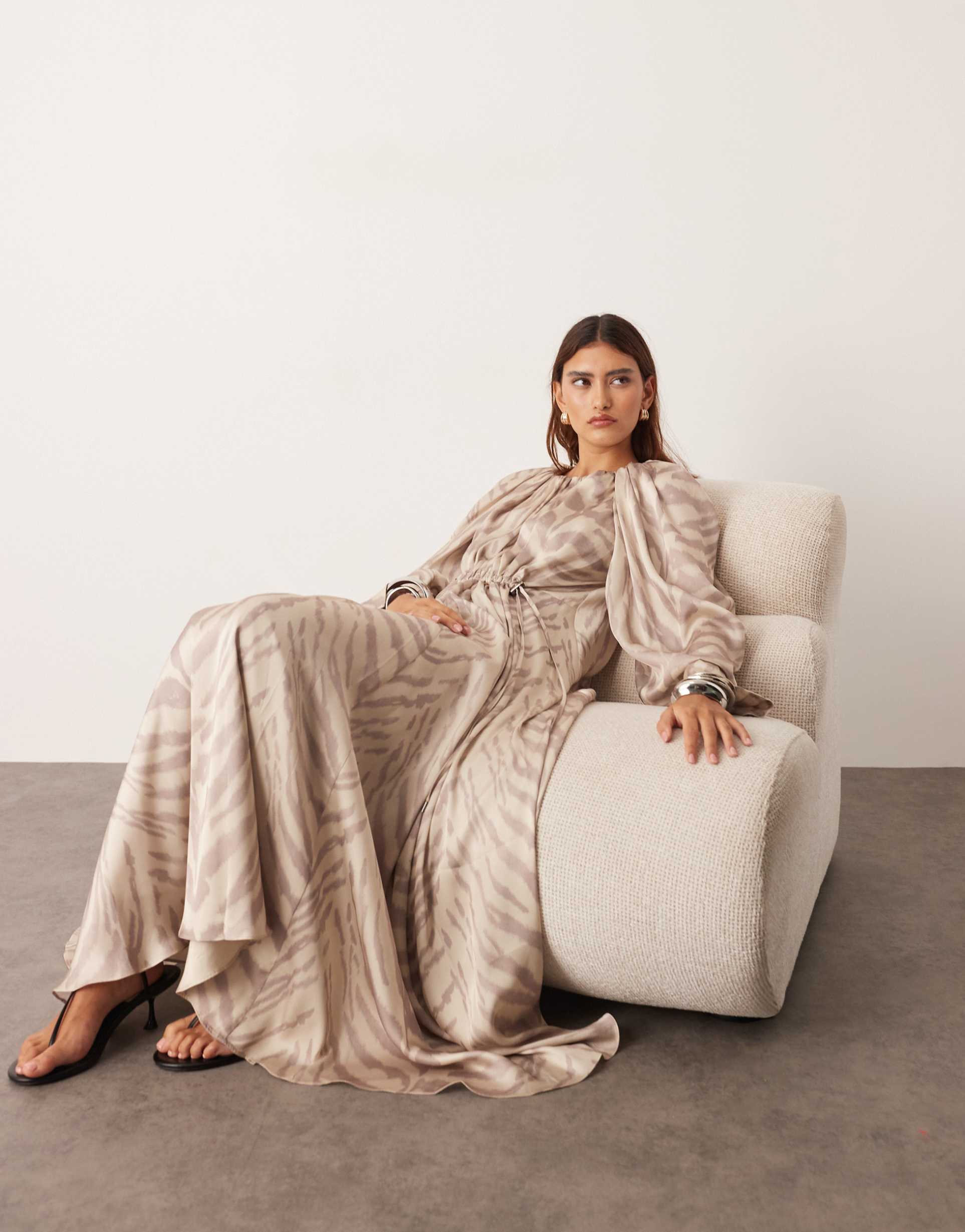 arrange drawstring detail volume trapeze maxi dress in tiger print