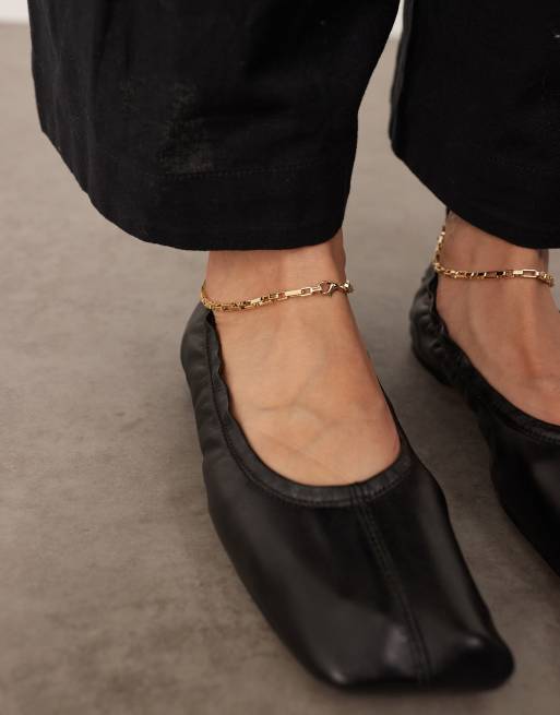 ARRANGE Edie premium leather ballet flats with chain in black