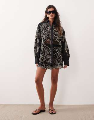 ARRANGE embroidered cutwork shorts in black - part of a set black 21090₽