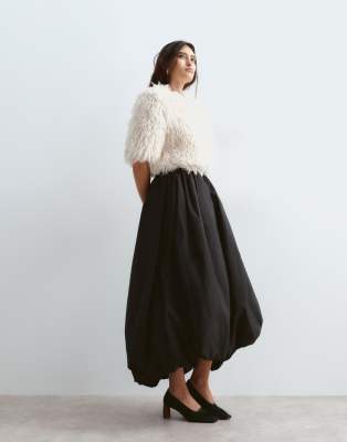 Arrange Fluffy Top In White