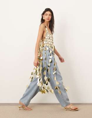 ARRANGE – Futurist – Guldfärgad crop top med paljetter och långa 3D-fransar vid fållen - view 1