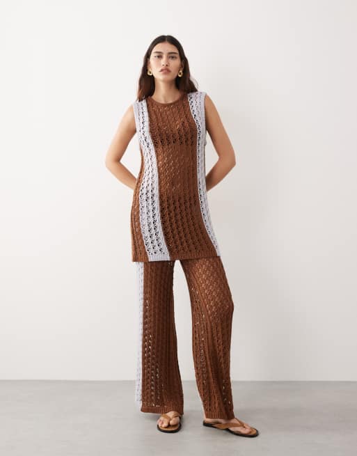 ARRANGE – Gehäkeltes Longline-Oberteil in Braun mit blauen Kontrastdetails, Kombiteil, 3 von 4