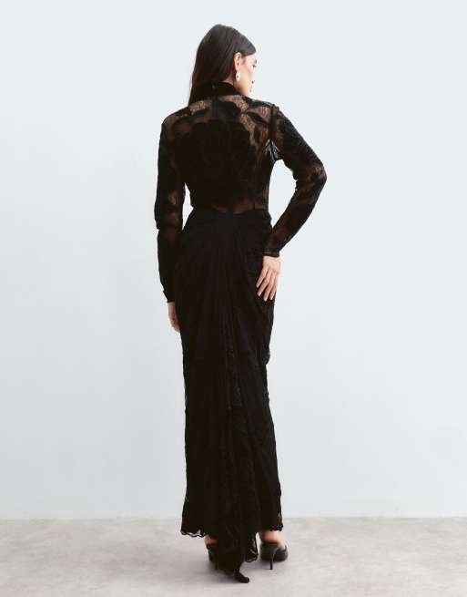 ARRANGE hochgeschlossenes Maxikleid aus Spitze mit floraler Samtapplikation in Schwarz, 4 von 5