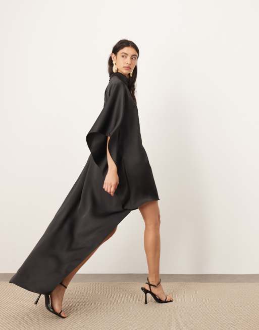 ARRANGE - Hoogsluitende mini jurk met capemouwen en asymmetrische zoom in zwart, 3 van 4