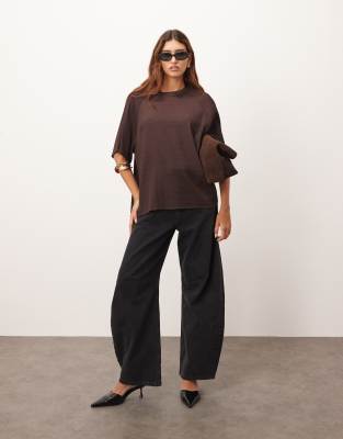 Arrange Hybrid Textured Raglan Tee In Brown