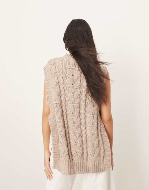 ARRANGE - Kabelgebreide mouwloze trui met strikdetail in beige, 4 van 4