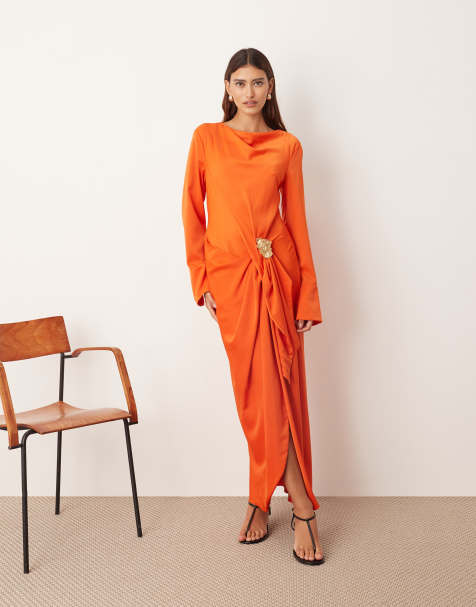 ARRANGE – Langärmliges, drapiertes Maxikleid in Orange mit Metall-Besatz in geschmolzener Optik - view 1