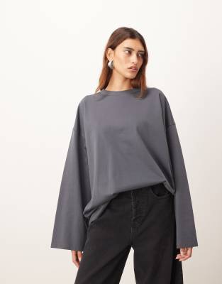 ARRANGE - Langärmliges Oversize-T-Shirt aus Baumwolle in Anthrazit-Grau