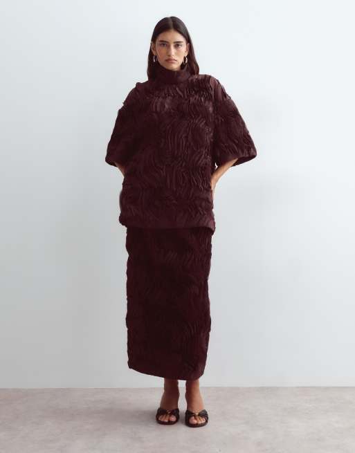ARRANGE linear texture oversized longline T-shirt and midi skirt set in chocolate, 3 of 3