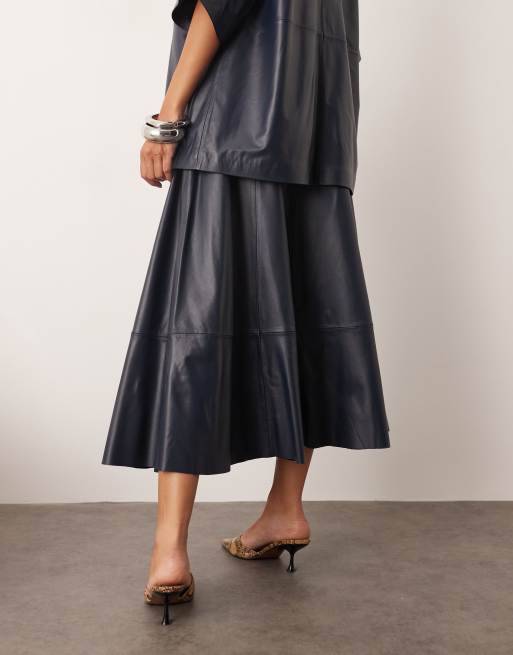 ARRANGE – Marinblå, rund kjol i läder, del av set, 5 av 5