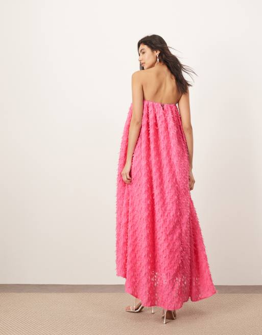 ARRANGE Maxi jurk met bandeau, volume en textuur in felroze ASOS